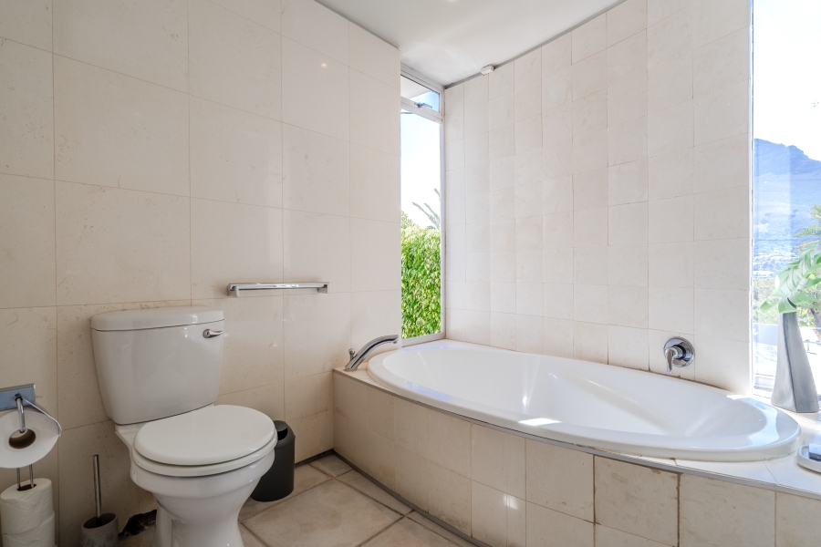 8 Bedroom Property for Sale in Camps Bay Western Cape